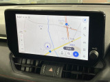 【10.5インチナビ】高級感とインパクトのある大画面ナビを装備。各種オーディオ操作はもちろん、スマホ連携もできる利便性の高いナビです♪