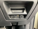 ETCが装着されています。再セットアップ後高速道路の料金所をノンストップで通過できて大変便利です。