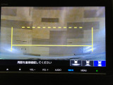 バックカメラの画像です。ガイドラインがスムースな車庫入れをサポートいたします。車庫入れの安心感がアップしますね。