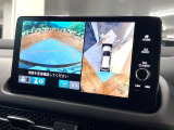 【マルチビューカメラシステム】専用のカメラにより、上から見下ろしたような視点で360度クルマの周囲を確認することができます☆死角部分も確認しやすく、狭い場所での切り返しや駐車もスムーズに行えます。