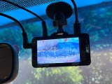 【ドライブレコーダー】ドライブレコーダー装備!走行中はもちろん、あおり運転や事故に遭遇した際、映像で記録し、万一のリスクに備えます。※記録用SDカードはお客様ご自身でご準備いただく必要があります。