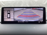 狭い場所での駐車やすれ違いなどでより的確な運転操作に役立つ360&deg;ビューモニターが装備されています。