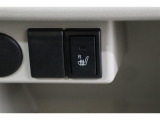 ■シートヒーター■ボタンひとつでシートがホカホカ。寒い冬でも快適にドライブ!