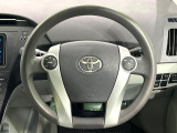 インテリアに合わせたデザインのステアリングは、運転される方のことも考え、運転しやすい形状、大きさです。是非一度、実際に触ってお確かめください。