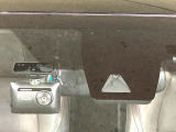 【トヨタセーフティセンス】走行中に前方の車両等を認識し、衝突しそうな時は警報とブレーキで衝突回避と被害軽減をアシスト。より安全にドライブをお楽しみいただけます。