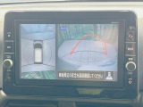 【アラウンドビューモニター】専用のカメラにより、上から見下ろしたような視点で360度クルマの周囲を確認することができます☆死角部分も確認しやすく、狭い場所での切り返しや駐車もスムーズに行えます。