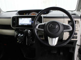 運転席廻りです。