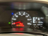 シンプルで大きく見やすい単眼メーター&平均燃費等のさまざまな車両情報が表示できるマルチインフォメーションディスプレイ