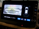 バックカメラもあるので後退時も安心です。