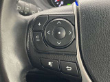 運転中、オーディオの操作をしてて、ハッとしたことはありませんか?ステアリングスイッチは、運転中でもハンドルでオーディオの操作が可能です。安全なドライブをサポートします。