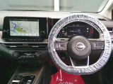 すっきりとした運転席周りになっています。
