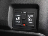 ◆両側電動スライドドア◆狭い駐車場でも乗り降りが楽々♪お子様が隣の車にドアを当ててしまう心配もございません!小さなお子様連れの方もこれで安心。
