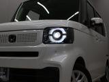 【LEDヘッドライト】悪天候や夜間走行時も良好な視界を確保し安心して運転できる高輝度LEDヘッドライトを装備!点灯速度が早く、消費電力も抑えられています!!