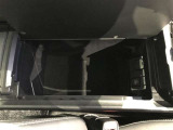コンソールボックス。