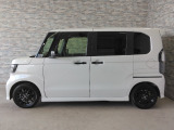 オプションになりますが、ボディーコーティングもご用意しております。新車の輝きに近づき、洗車などのお手入れも楽になりますよ。