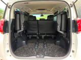 普段のお買い物や通勤、送迎等に十分な荷室スペースを確保しております。セカンドシートを倒すと、大きな荷物の積載も可能です♪