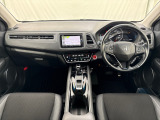 操作性も考慮したスッキリとしたインパネ周り。