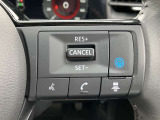 プロパイロットスイッチ。同一車線でのハンドルとアクセルのアシストが可能 長距離ドライブ時に同乗者との会話が弾みます。