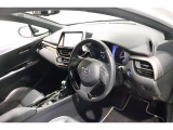 ■見通しのよいすっきりとした視界で、誰でも運転しやすいです。運転のしやすさは疲れにくさにも繋がりますよ♪