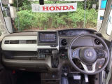 フロントガラスが大きく、ワイドな視界で運転もしやすくなるように、設計されています。