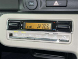 オートエアコンで快適な室内です。
