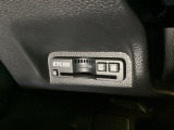 ハンドルの左下にETCがついています。高速道路の料金所の通過も楽々です!。 カードの取り出しもしやすい場所についています。