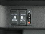 ◆両側電動スライドドア◆狭い駐車場でも乗り降りが楽々♪お子様が隣の車にドアを当ててしまう心配もございません!小さなお子様連れの方もこれで安心。