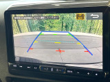 【バックカメラ】駐車時に後方がリアルタイム映像で確認できます。大型商業施設や立体駐車場での駐車時や、夜間のバック時に大活躍!運転スキルに関わらず、今や必須となった装備のひとつです!