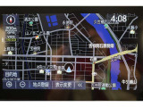 スマホやiPhoneと連携し、対応アプリをディスプレイに表示させて使うディスプレイオーディオ。使い慣れた従来のトヨタ車載ナビが利用できるエントリーナビキットを装着。CD・DVD対応です。