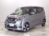 全方位カメラとパーキングセンサー付きで駐車も安心です!9インチのナビはBluetooth接続してスマホの音楽を楽しめます♪ヘッドライトはLEDで明るく夜も安心です!高速道路の必需品のETC付です!