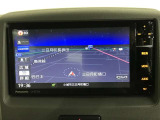 純正ナビを装備。タッチパネル式で使いやすく、お出かけもラクラクです。