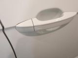 &rdquo;Keyless Access&rdquo;によって、ドアハンドルに手をかけるだけでドアロックが解除できます!