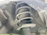 お車を安心してお乗りいただく為には、足回りの定期点検が欠かせません。サービスサポート(有償保証)では無料点検もご提供しており、安心のカーライフをお過ごしいただけるサポート体制が整っています。
