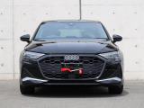 一目でAudiだと分かる特色を持つフロントマスク。