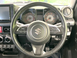 【純正革巻きステアリング】上質な革を使用することで、手にしっかり馴染みとても運転しやすいハンドルです♪