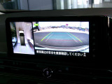 アラウンドビューモニター付きです 上から見たイメージで駐車出来ますので車庫入れの苦手な方も楽に駐車出来ます♪