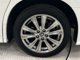 タイヤサイズは235/50R18!納車前の点検時にタイヤ交換させていただきます!純正アルミホイール!アルミホイールに傷があります。