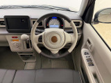 このハンドルを握った時に、車を所有している優越感を味わえますね