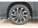 【アルミホイール】純正なので車に似合うデザインになっています。スタッドレスタイヤもご相談下さい。