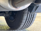 お車を安心してお乗りいただく為には、足回りの定期点検が欠かせません。サービスサポート(有償保証)では無料点検もご提供しており、安心のカーライフをお過ごしいただけるサポート体制が整っています。