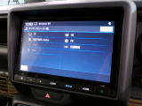 CD、DVD、Bluetooth、AM、FM、AUX、スマートフォン接続ができます。