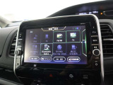 <Bluetooth>スマートフォンなどの機器と車をBluetoothで接続すると、ワイヤレスで音楽を再生できます。