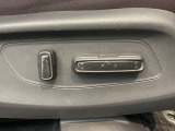 シートはパワーシートになっています。ポジションを快適な位置に調整できますよ。