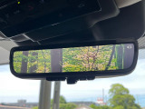 【デジタルインナーミラー】後席の大きな荷物や同乗者で後方が確認しづらい時でも安心!カメラが撮影した車両後方の映像をルームミラー内に表示。クリアな視界で状況の確認が可能です!