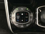 【オートエアコン】一度お好みの温度に設定すれば、車内の温度を検知し風量や温度を自動で調整。暑い&hellip;寒い&hellip;と何度もスイッチ操作をする必要はありません。快適な車内空間には必須の機能ですね♪