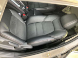 運転席だけじゃなく、助手席も快適な空間となってます。