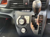 ハンドルに近い位置で、運転席からも見やすく操作しやすい ☆★インパネシフト★☆ どのギアに入っているか一目瞭然(^^)