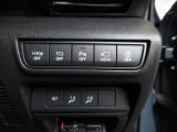【安全装備】パーキングセンサーが付いておりますので後退時などに車両に障害物が接近するとお知らせしてくれます。便利な機能です
