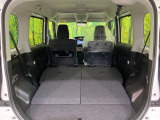 普段のお買い物や通勤、送迎等に十分な荷室スペースを確保しております。セカンドシートを倒すと、大きな荷物の積載も可能です♪