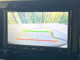 【バックカメラ】駐車時に後方がリアルタイム映像で確認できます。大型商業施設や立体駐車場での駐車時や、夜間のバック時に大活躍!運転スキルに関わらず、今や必須となった装備のひとつです!